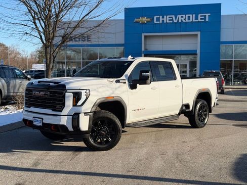 Used 2024 GMC Sierra 2500 AT4 w/ AT4 Preferred Package image 8