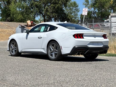 New 2025 Ford Mustang Coupe image 5