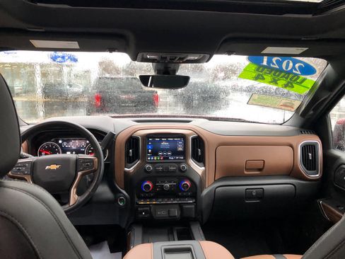 Used 2021 Chevrolet Silverado 1500 High Country w/ Technology Package image 19