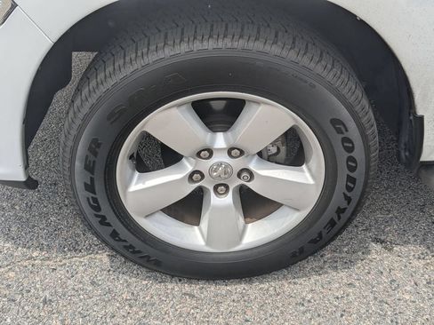 Used 2013 RAM 1500 Express AWD/4WD image 9