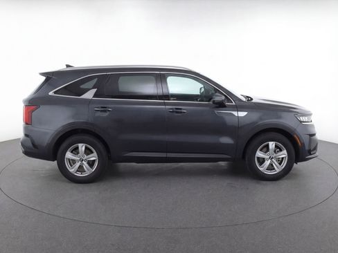 Used 2023 Kia Sorento LX FWD image 11