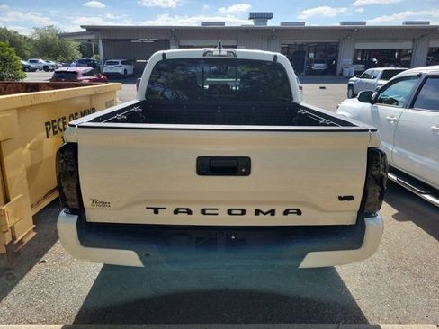 Used 2021 Toyota Tacoma TRD Sport image 5