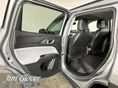 Used 2022 Jeep Compass Latitude image 13