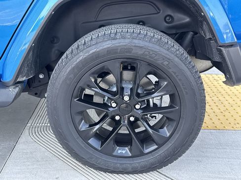 Used 2021 Jeep Wrangler Unlimited Sahara w/ Cold Weather Group image 31