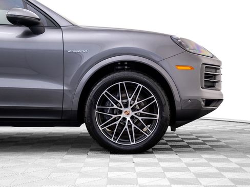 New 2026 Porsche Cayenne E-Hybrid AWD/4WD image 34
