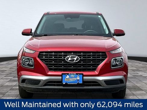 Used 2023 Hyundai Venue SE w/ Cargo Package FWD image 2