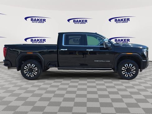 Used 2025 GMC Sierra 2500 Denali Ultimate AWD/4WD image 4