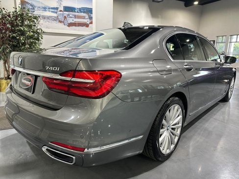 Used 2016 BMW 740i RWD image 21