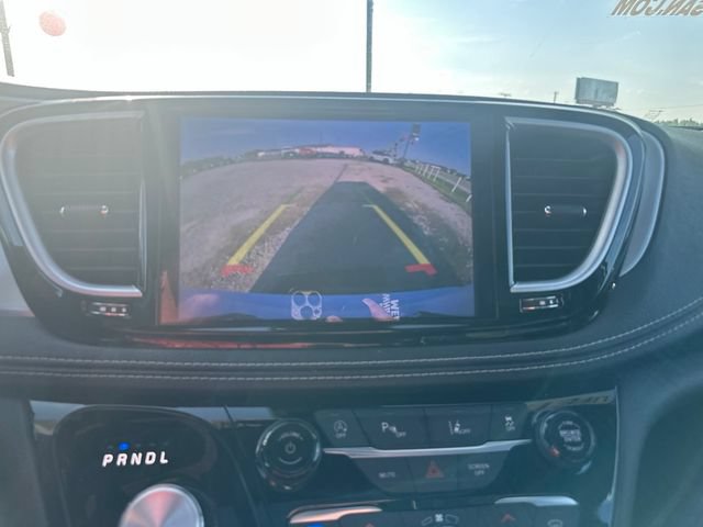 Used 2025 Chrysler Pacifica Limited FWD image 37