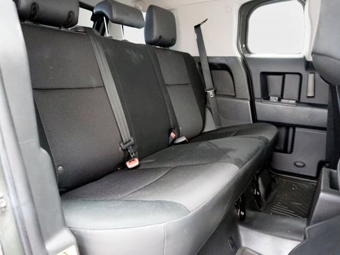 Used 2013 Toyota FJ Cruiser 4WD image 17