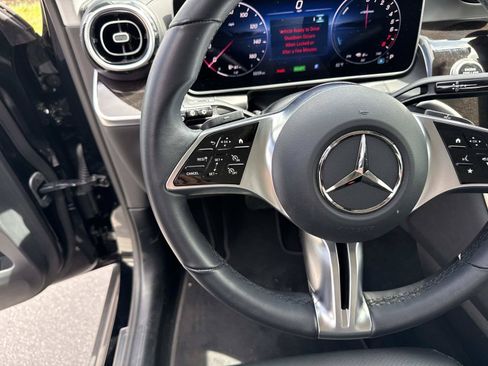 Used 2025 Mercedes-Benz GLC 350e 4MATIC image 26