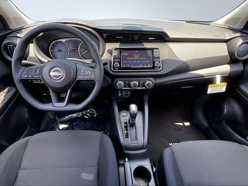 New 2025 Nissan Kicks Play S image 5