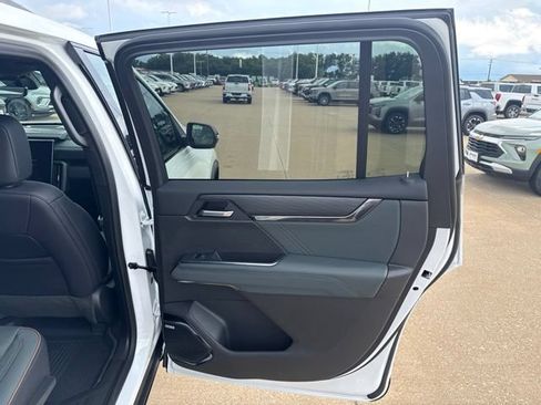 New 2026 GMC Acadia AT4 w/ Super Cruise Package AWD/4WD image 19