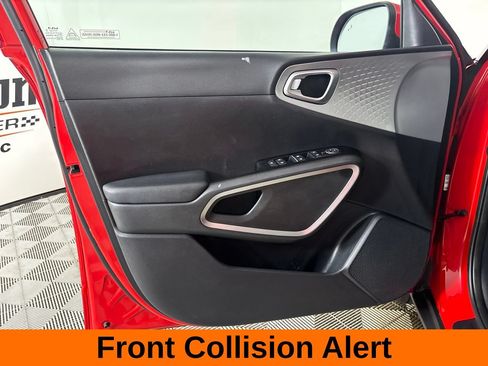 Used 2024 Kia Soul LX w/ Option Group 015 FWD image 9