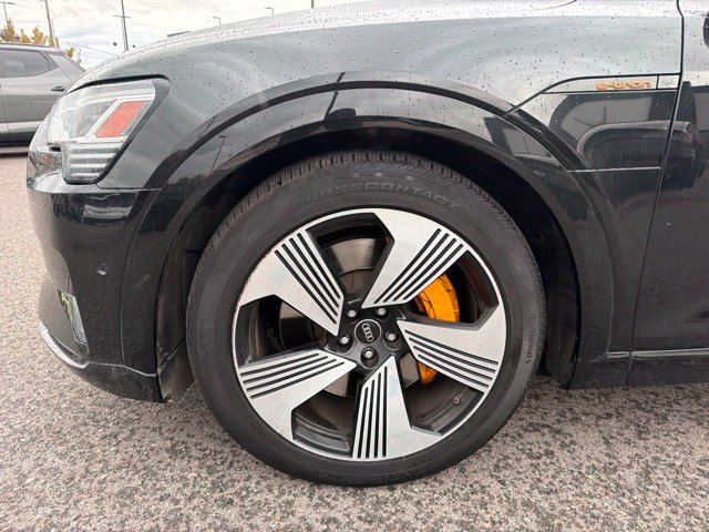 Used 2023 Audi e-tron Premium Plus w/ Premium Plus Package AWD/4WD image 4