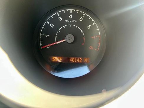 Used 2008 Saturn Sky w/ Premium Trim Package image 3