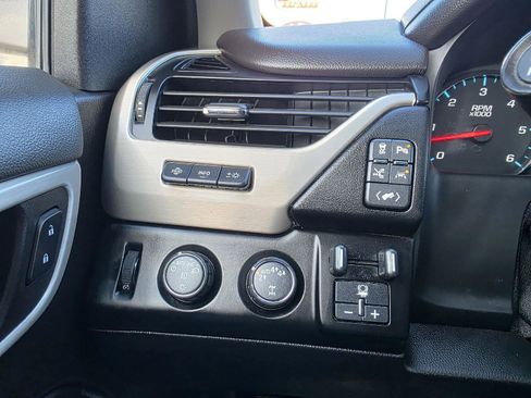 Used 2020 GMC Yukon XL Denali w/ Open Road Package image 16