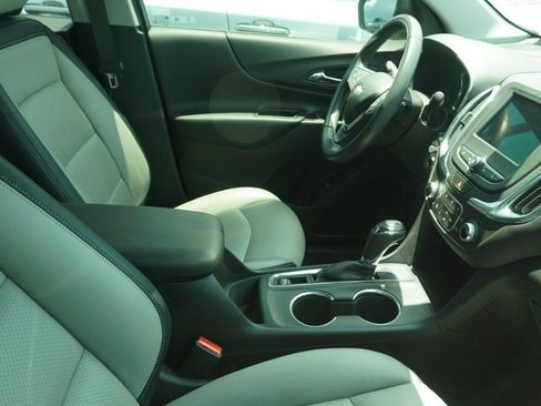 Used 2019 Chevrolet Equinox LT FWD image 9