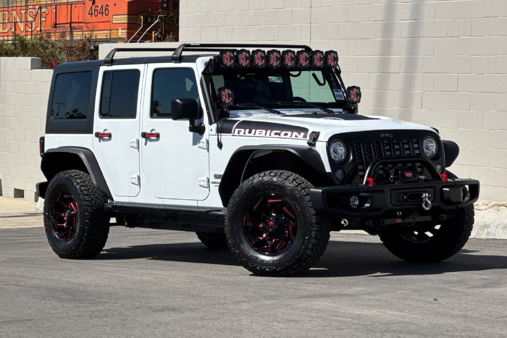 Used 2017 Jeep Wrangler Unlimited Rubicon AWD/4WD image 2