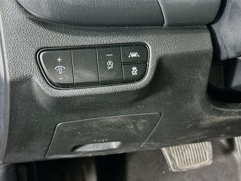 Used 2023 Kia Seltos SX image 17