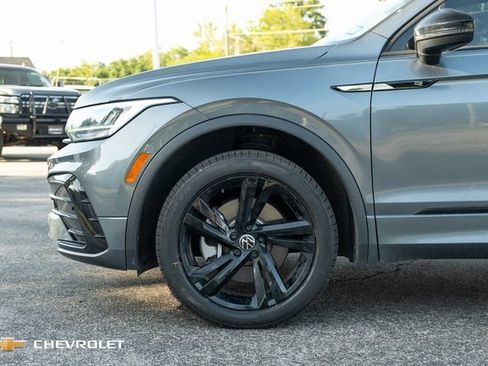 Used 2024 Volkswagen Tiguan SE R-Line image 10