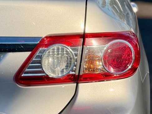 Used 2013 Toyota Corolla LE Special Edition image 5