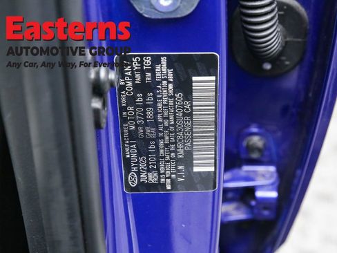 Used 2025 Hyundai Venue SEL image 36