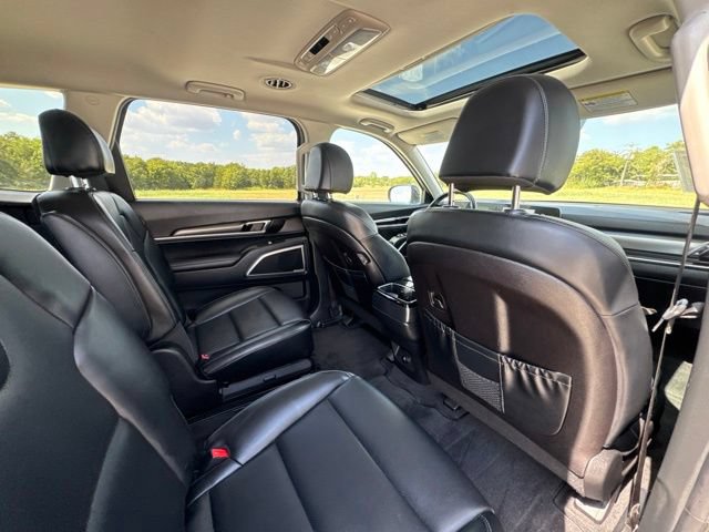 Used 2025 Kia Telluride S FWD image 18