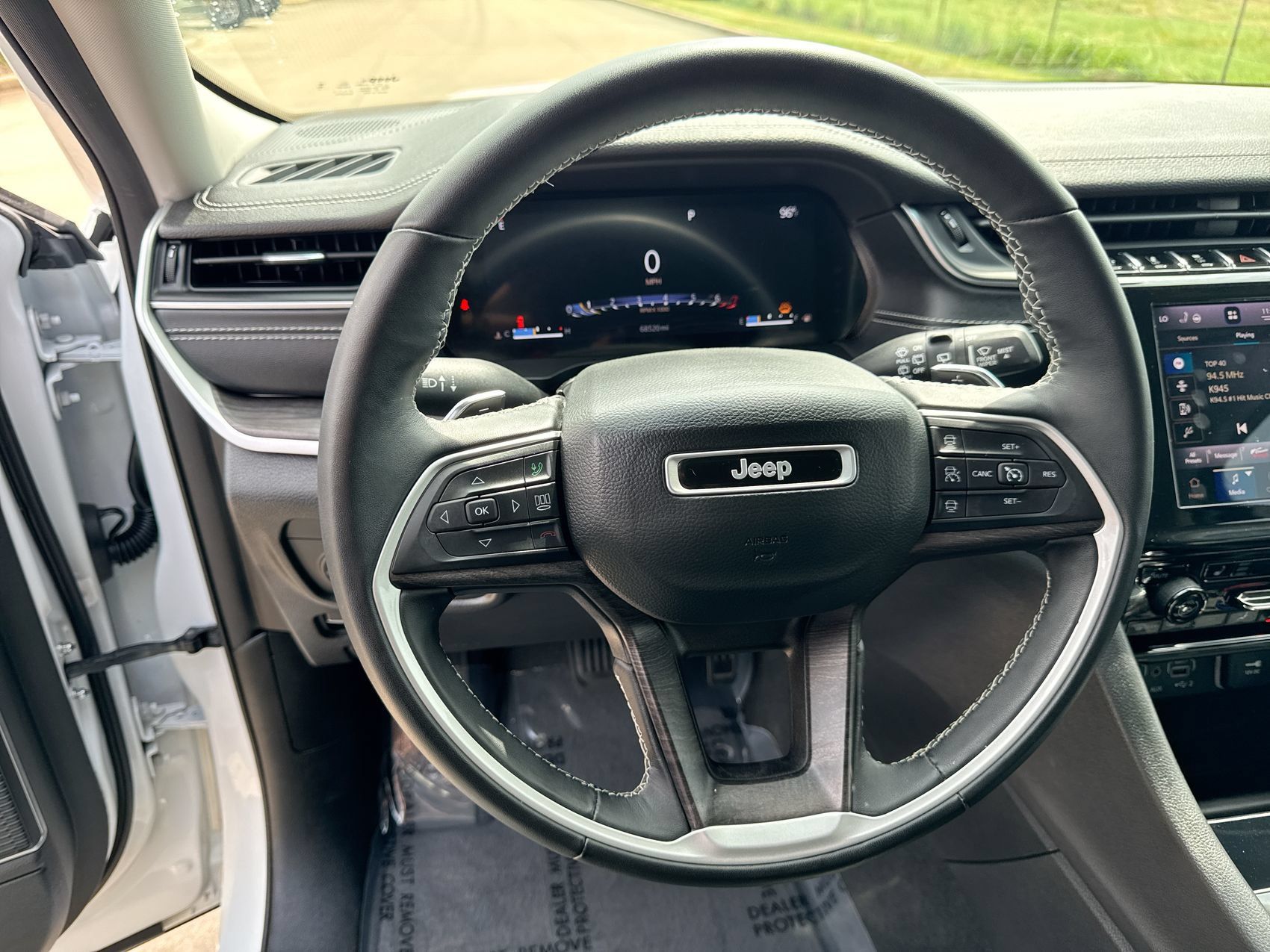 Used 2022 Jeep Grand Cherokee Limited RWD image 14