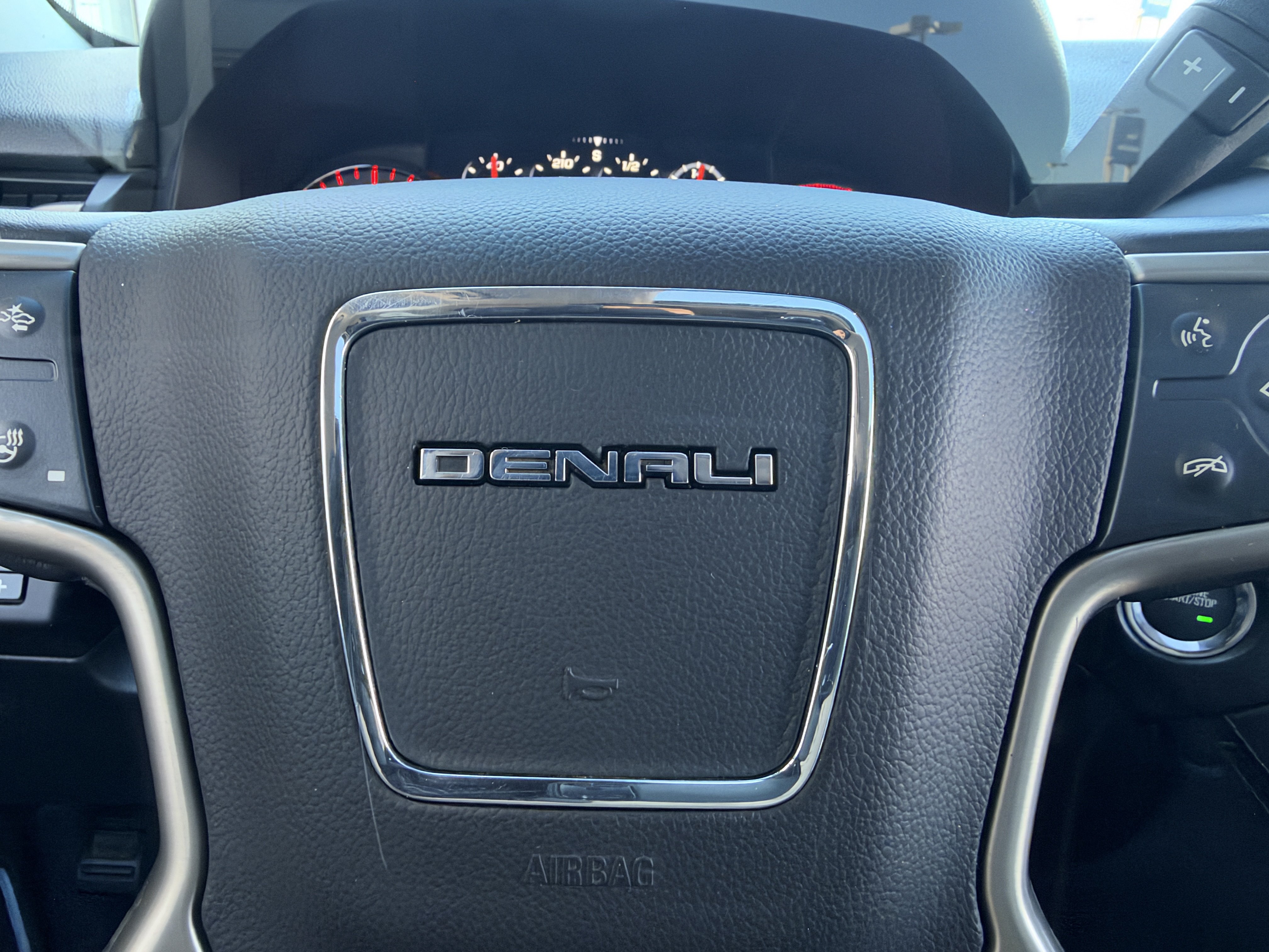 Used 2016 GMC Yukon Denali w/ Open Road Package AWD/4WD image 39