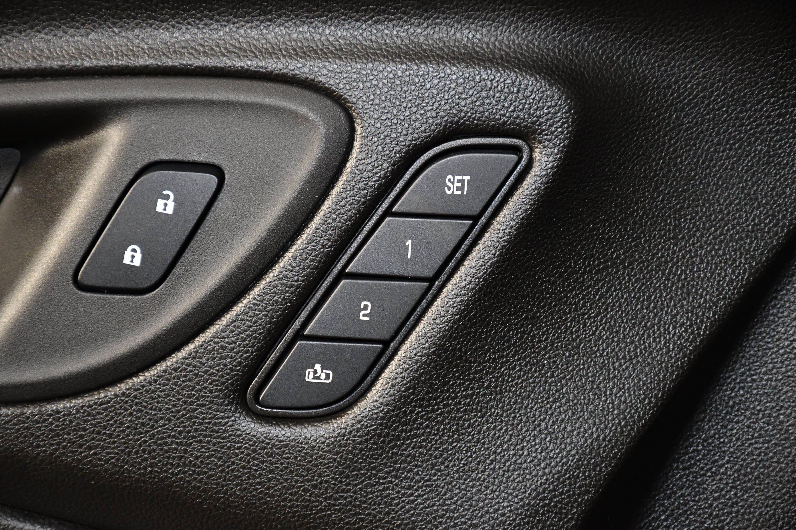 Used 2022 Buick Encore GX Essence w/ Advanced Technology Package FWD image 35