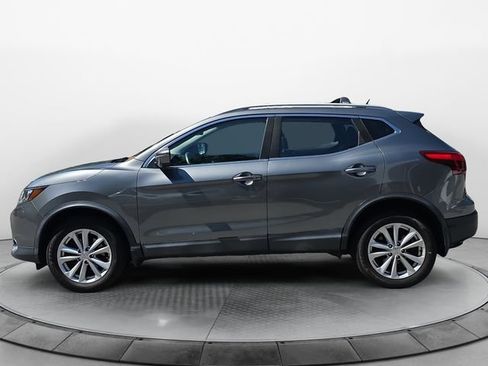 Used 2018 Nissan Rogue Sport SV w/ SV Technology Package AWD/4WD image 2