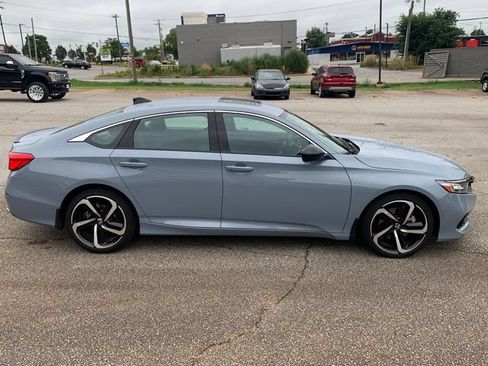 Used 2022 Honda Accord Sport image 4