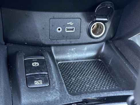 Used 2019 Nissan Rogue SV w/ Premium Package image 27