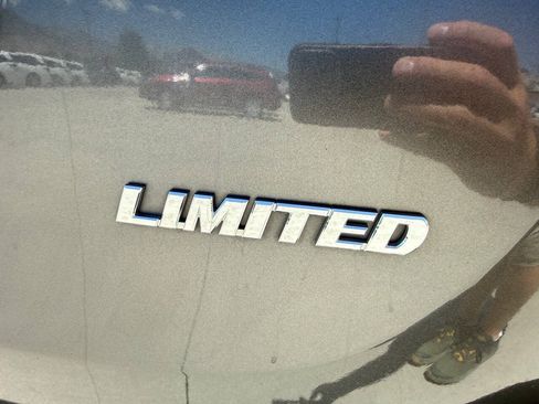 Used 2014 Toyota RAV4 Limited w/ Technology Package FWD image 10