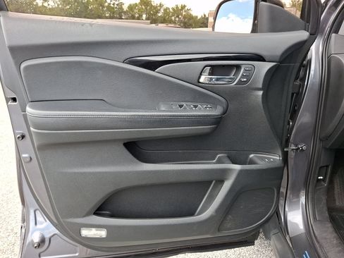 Used 2017 Honda Pilot Touring image 17