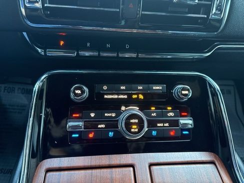 Used 2021 Lincoln Navigator L Reserve image 21