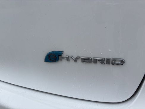 Used 2022 Chrysler Pacifica Touring-L image 19