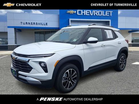 Certified 2025 Chevrolet TrailBlazer LT AWD/4WD image 1