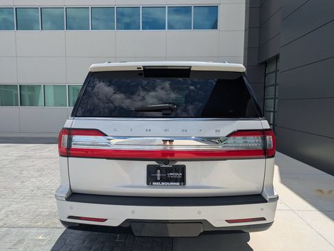 Used 2019 Lincoln Navigator L Reserve AWD/4WD image 7