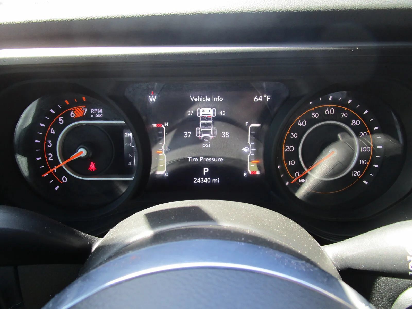 Used 2024 Jeep Wrangler Unlimited Sahara AWD/4WD image 22