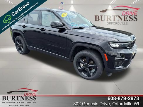 Used 2023 Jeep Grand Cherokee Limited w/ Black Appearance Package AWD/4WD image 1