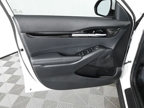 Used 2025 Kia Seltos EX image 18