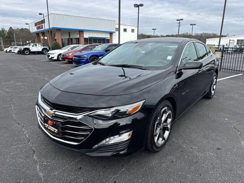 Used 2024 Chevrolet Malibu LT image 2