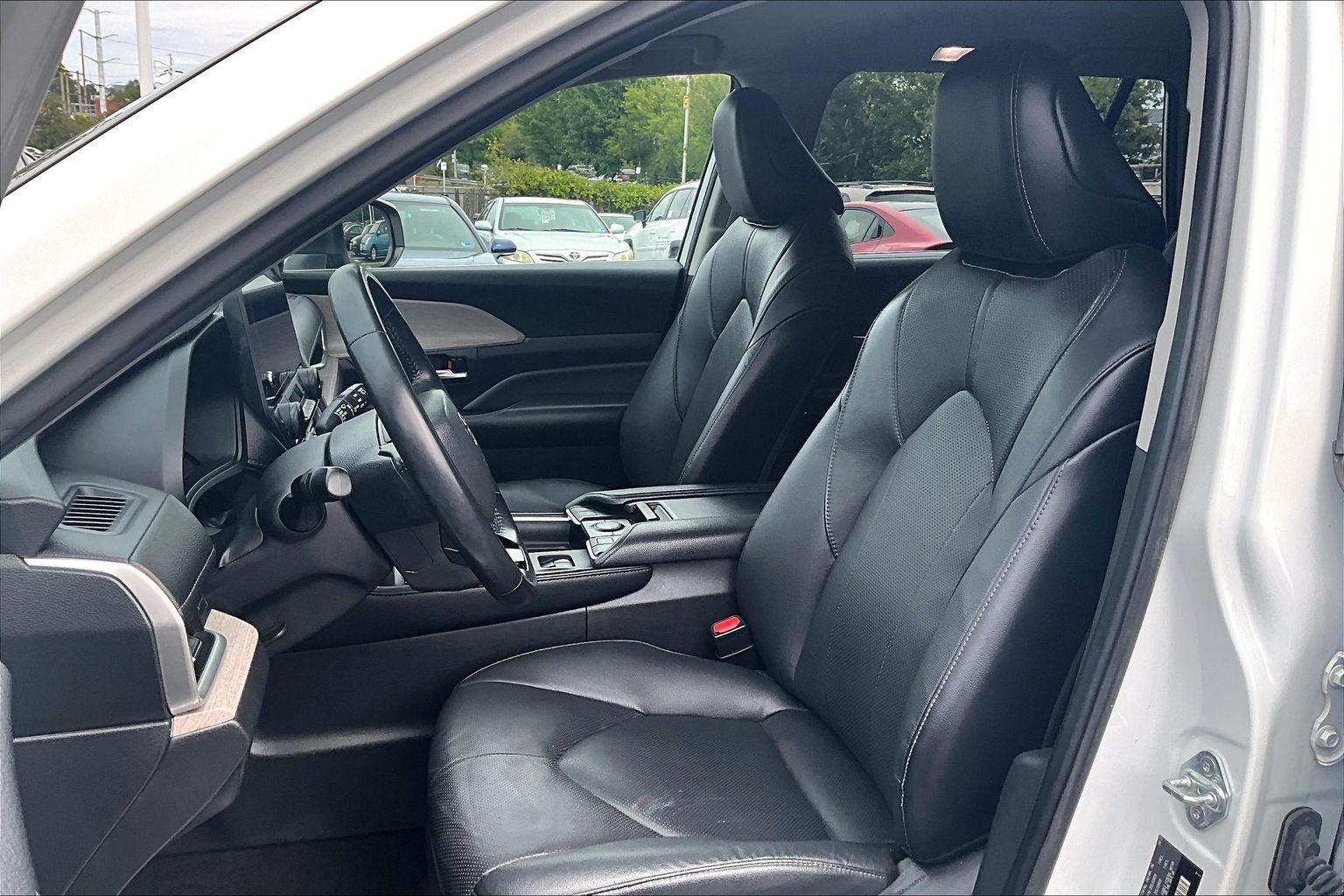 Used 2024 Toyota Grand Highlander AWD image 23