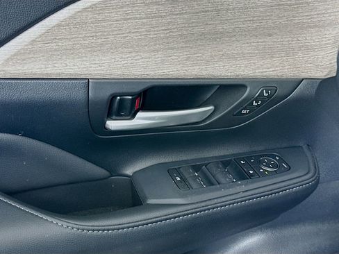 Used 2025 Toyota Grand Highlander Limited image 18