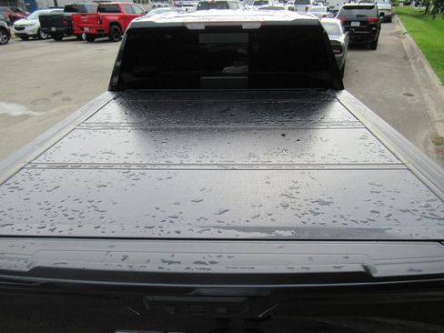 Used 2022 GMC Sierra 1500 SLT w/ SLT Premium Plus Package AWD/4WD image 7