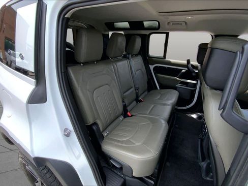 Used 2020 Land Rover Defender 110 HSE AWD/4WD image 20