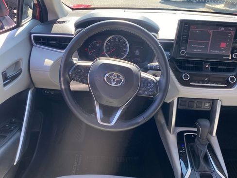 Used 2022 Toyota Corolla Cross LE image 10