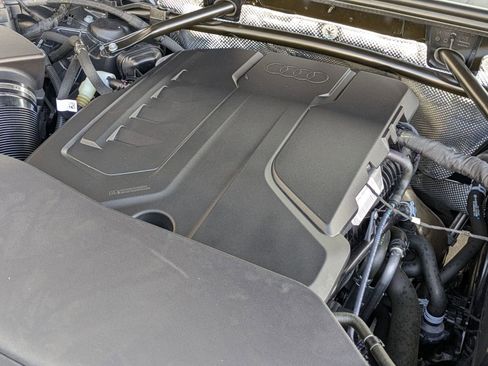 Used 2025 Audi Q5 Premium Plus w/ Premium Plus image 24